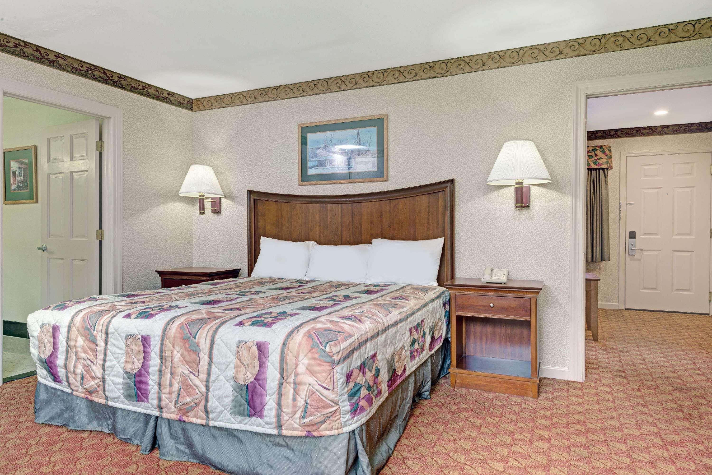 Days Inn By Wyndham Ridgefield Екстериор снимка