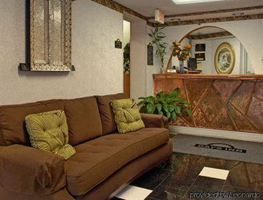 Days Inn By Wyndham Ridgefield Интериор снимка